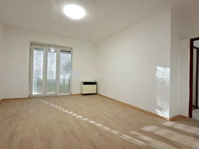 Eladó lakás Komló 51 nm