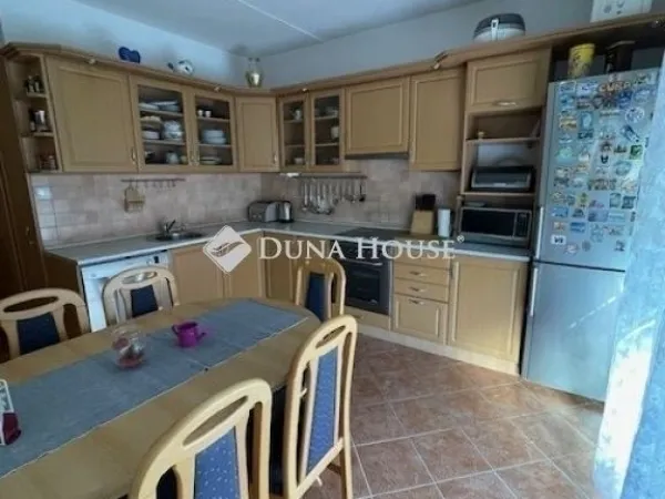 Eladó lakás Pécs, Kertváros 67 nm