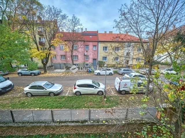 Eladó lakás Pécs, Ispitaalja 92 nm