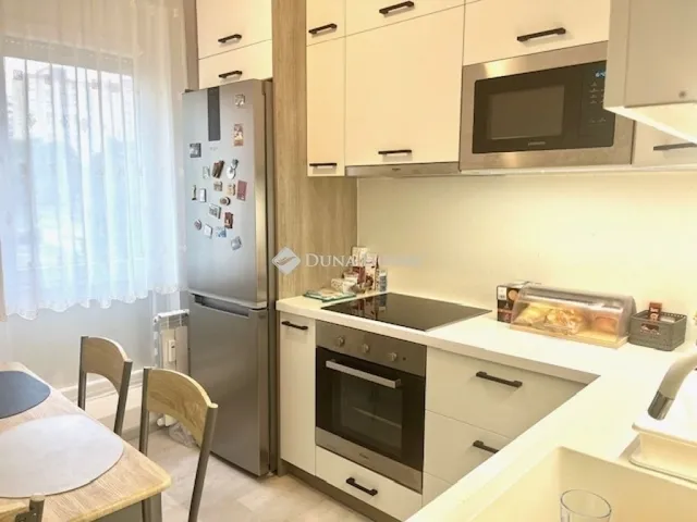 Eladó lakás Pécs, Kertváros 74 nm