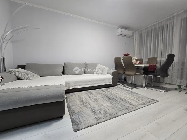 Eladó lakás Pécs, Kertváros 63 nm