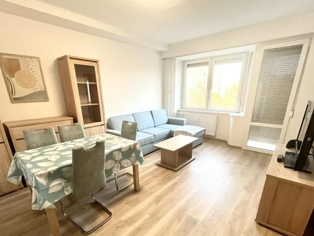 Eladó lakás Pécs, Egyetemváros 48 nm