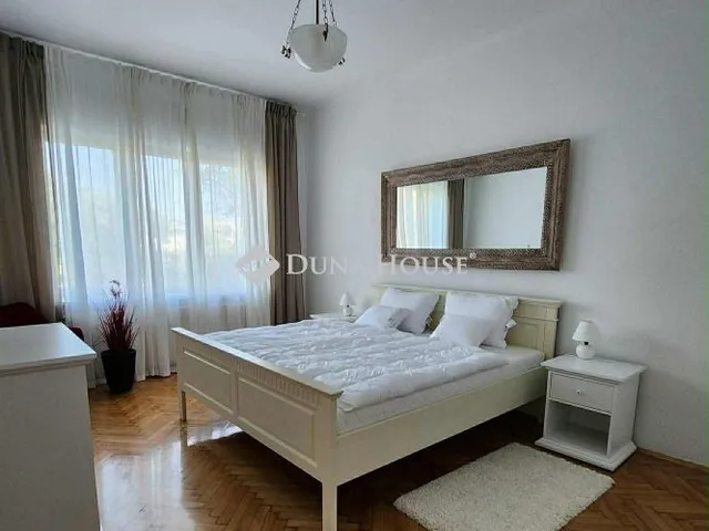 Eladó lakás Pécs 102 nm