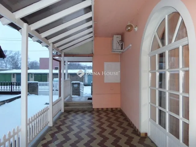 Eladó ház Szentlőrinc 181 nm