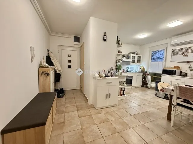 Eladó lakás Pécs 74 nm