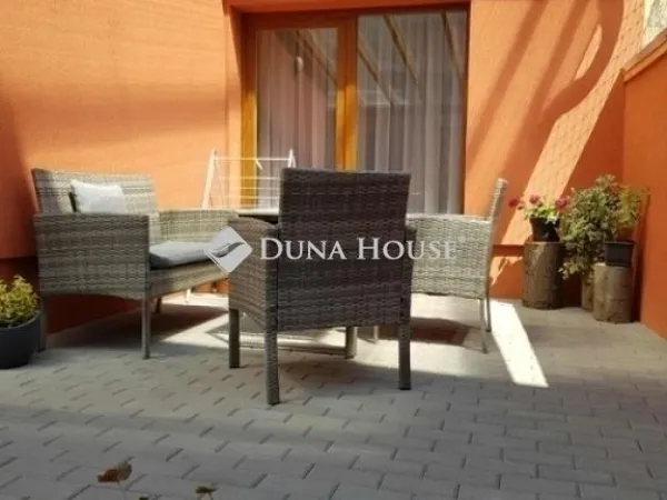 Eladó lakás Pécs, Ledina 73 nm