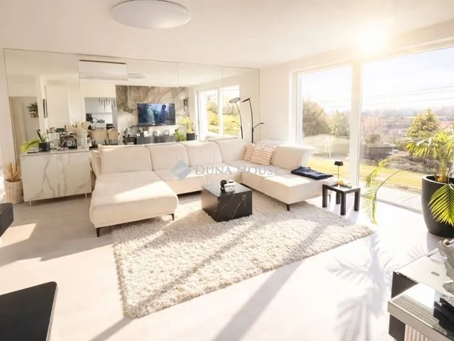 Eladó ház Kozármisleny 230 nm