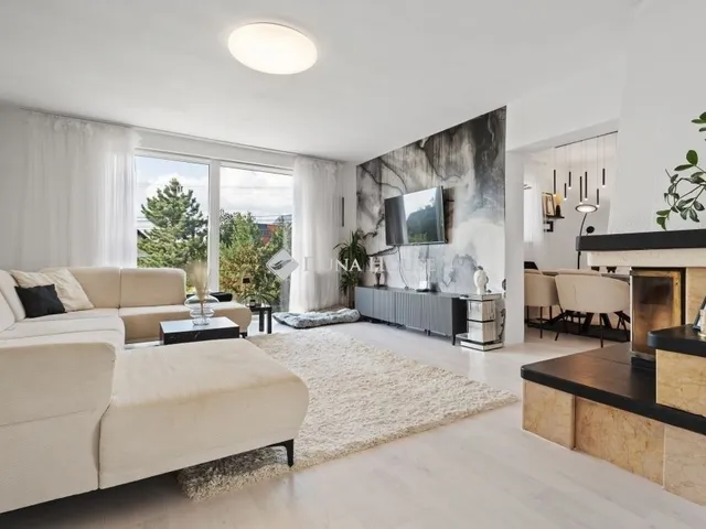 Eladó ház Kozármisleny 230 nm