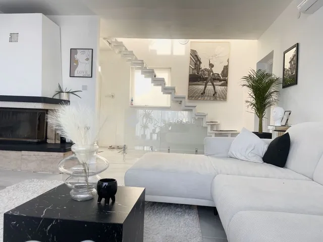 Eladó ház Kozármisleny 230 nm