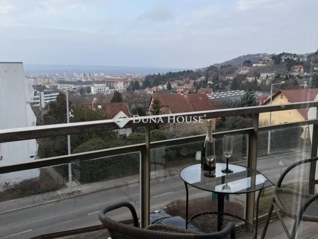 Eladó lakás Pécs, Mecsekoldal 68 nm