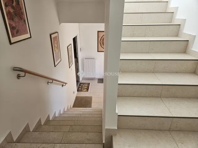 Eladó ház Pécs, Havihegy 215 nm