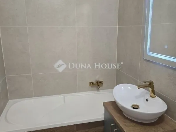 Eladó lakás Pécs, Kertváros 39 nm