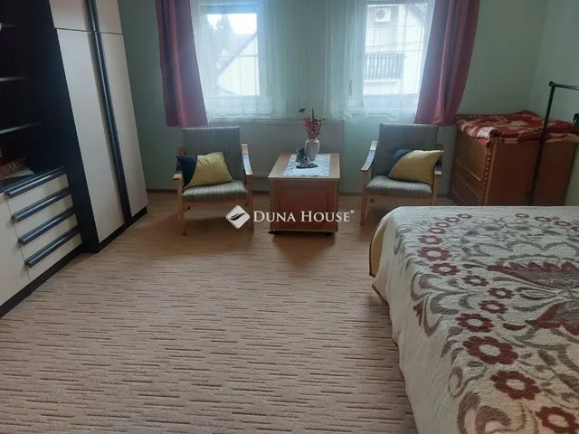 Eladó ház Kozármisleny 180 nm