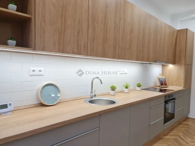 Eladó lakás Pécs 73 nm