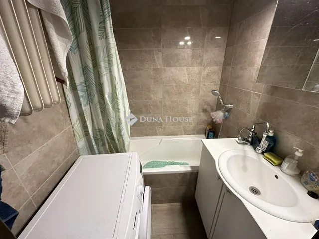 Eladó lakás Pécs, Kertváros 63 nm