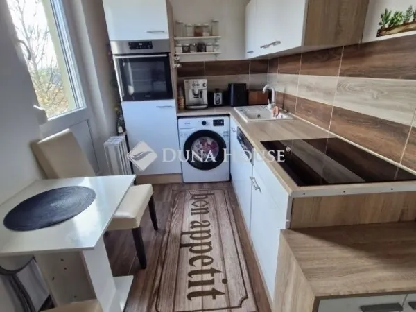 Eladó lakás Pécs, Kertváros 73 nm