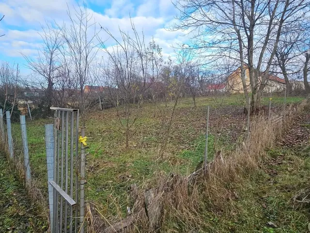 Eladó telek Kozármisleny 830 nm