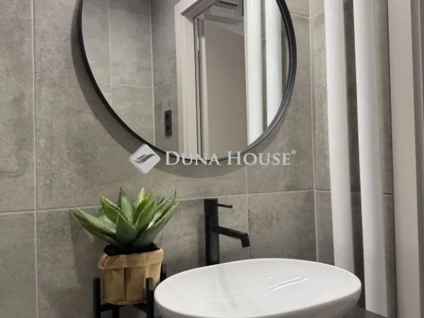 Eladó lakás Pécs, Kertváros 52 nm