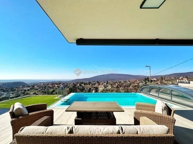 Eladó ház Pécs, Mecsekoldal 223 nm