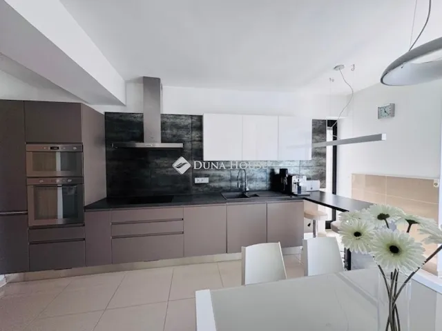 Eladó ház Pécs 174 nm