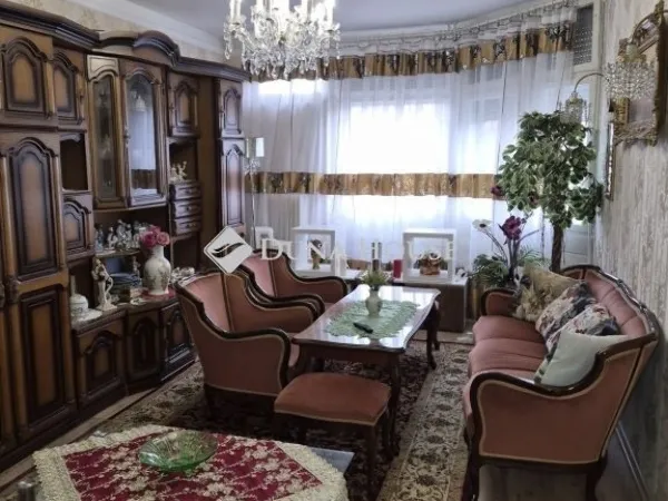 Eladó lakás Komló 52 nm