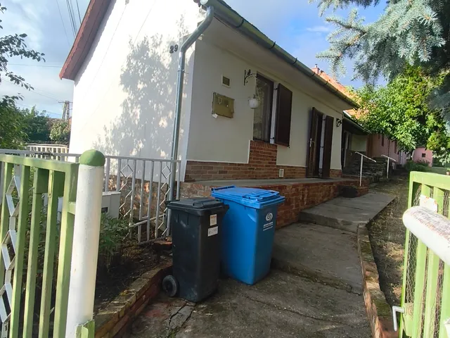 Eladó ház Olasz, Petőfi utca 178 nm