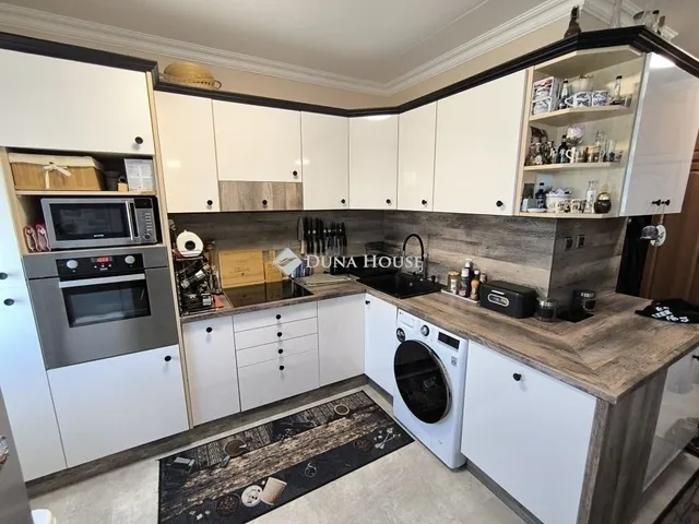 Eladó lakás Pécs, Kertváros 74 nm