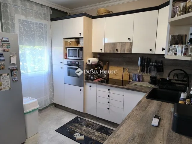 Eladó lakás Pécs, Kertváros 74 nm