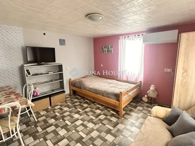 Eladó telek Pécs 2000 nm