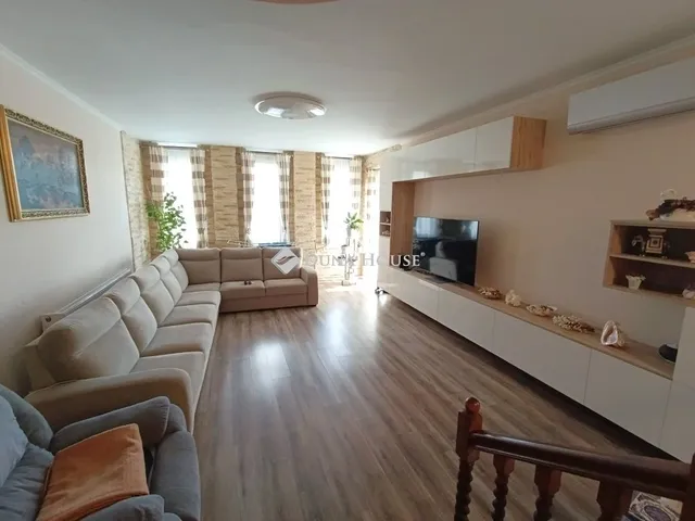 Eladó ház Pécs, Hird 163 nm