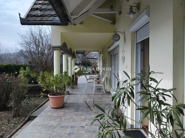 Eladó ház Pécs, Ürög 272 nm