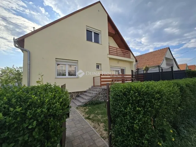 Eladó ház Kozármisleny 200 nm