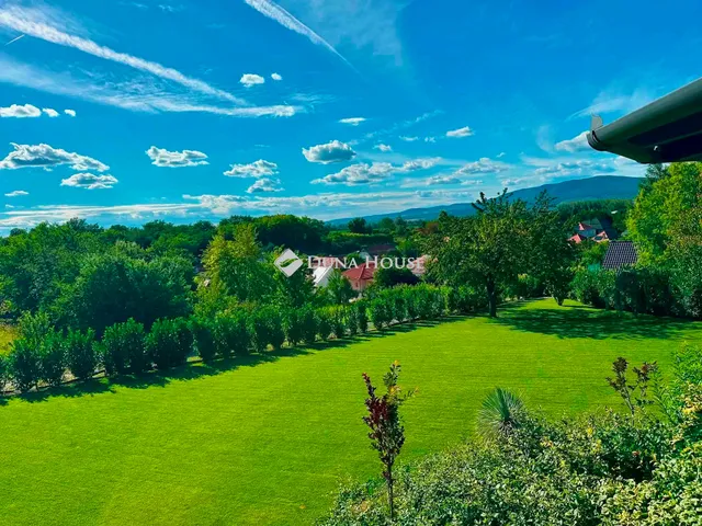 Eladó ház Keszü 220 nm