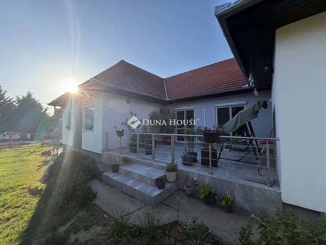 Eladó ház Egerág 235 nm