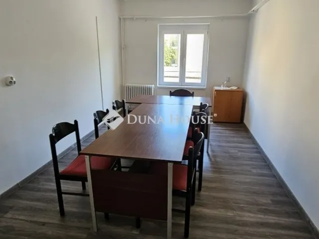 Eladó kereskedelmi és ipari ingatlan Nagyatád 900 nm