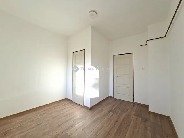 Eladó lakás Komló 51 nm