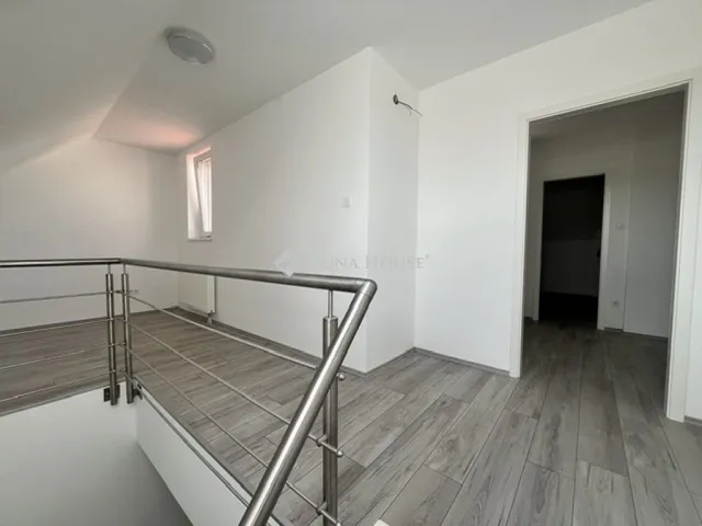 Eladó ház Kozármisleny 200 nm