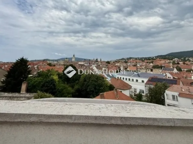 Eladó lakás Pécs 71 nm
