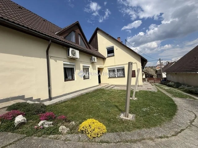 Eladó ház Pécs 239 nm