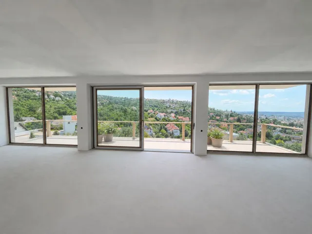 Eladó ház Pécs, Donátus 214 nm