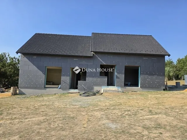 Eladó ház Kozármisleny 107 nm