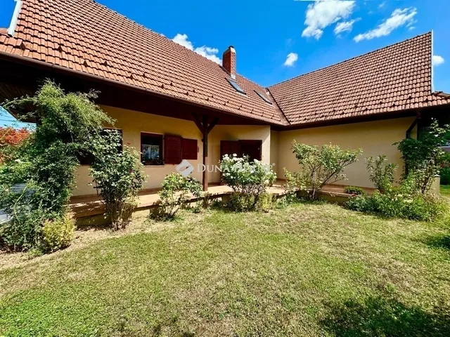 Eladó ház Pécs, Ürög 241 nm