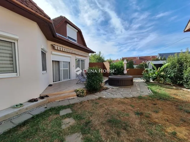 Eladó ház Pécs, Patacs 160 nm