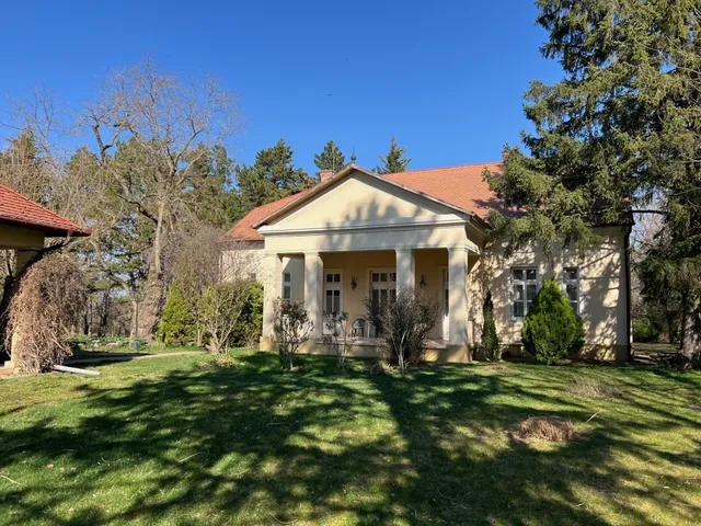Eladó ház Pécsvárad 618 nm