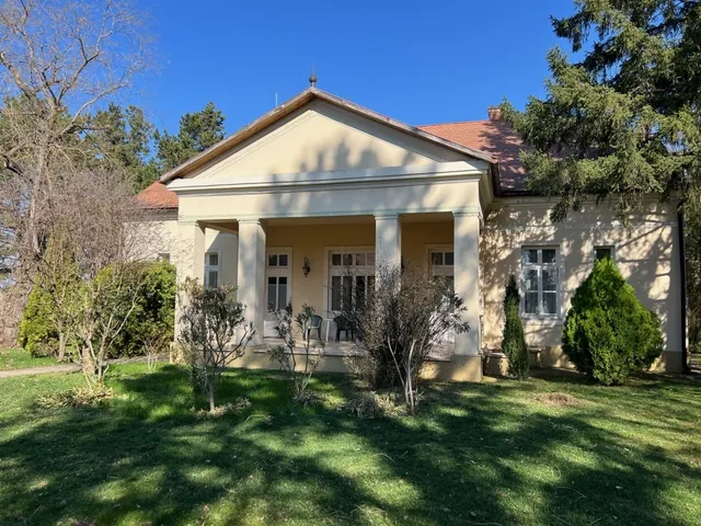 Eladó ház Pécsvárad 618 nm
