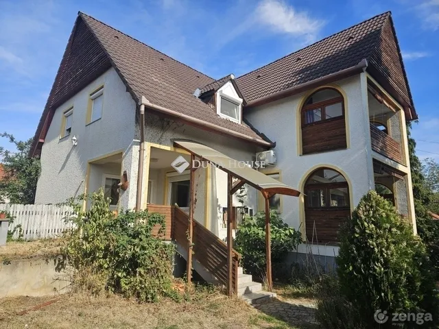 Eladó ház Pécs, Rigóder 208 nm
