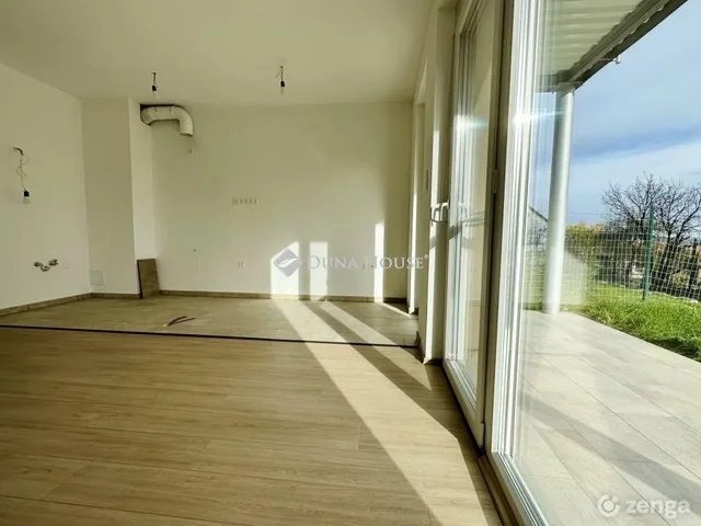 Eladó lakás Pécs, Kertváros 34 nm