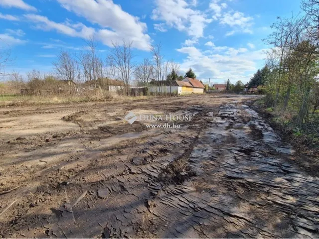 Eladó telek Tápiószele 1089 nm