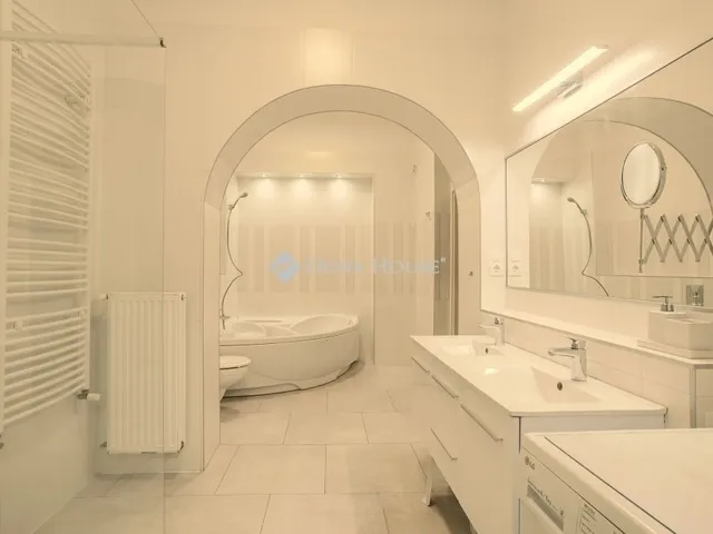 Eladó lakás Pécs 138 nm