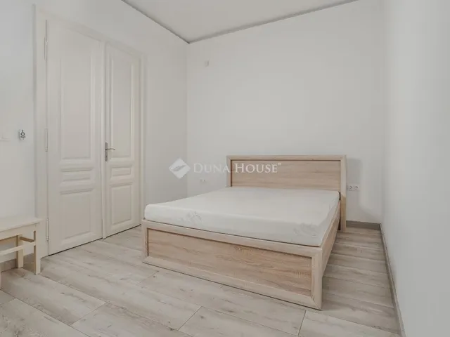 Eladó lakás Pécs 138 nm